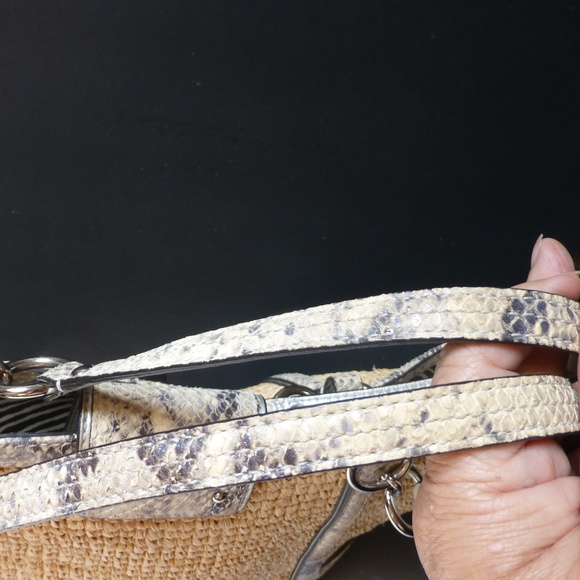 Coach Python Silver woven rattan straw coastal cruise shoulder bag - Picture 8 of 8